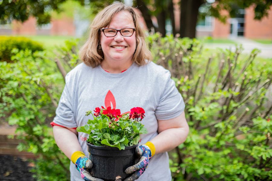 Austin Peay’s 23rd annual Plant the Campus Red brightened up the University on Thursday, April 21, with about 10 teams of faculty, staff, students and community members volunteering to plant flowers, trees and shrubs across campus.